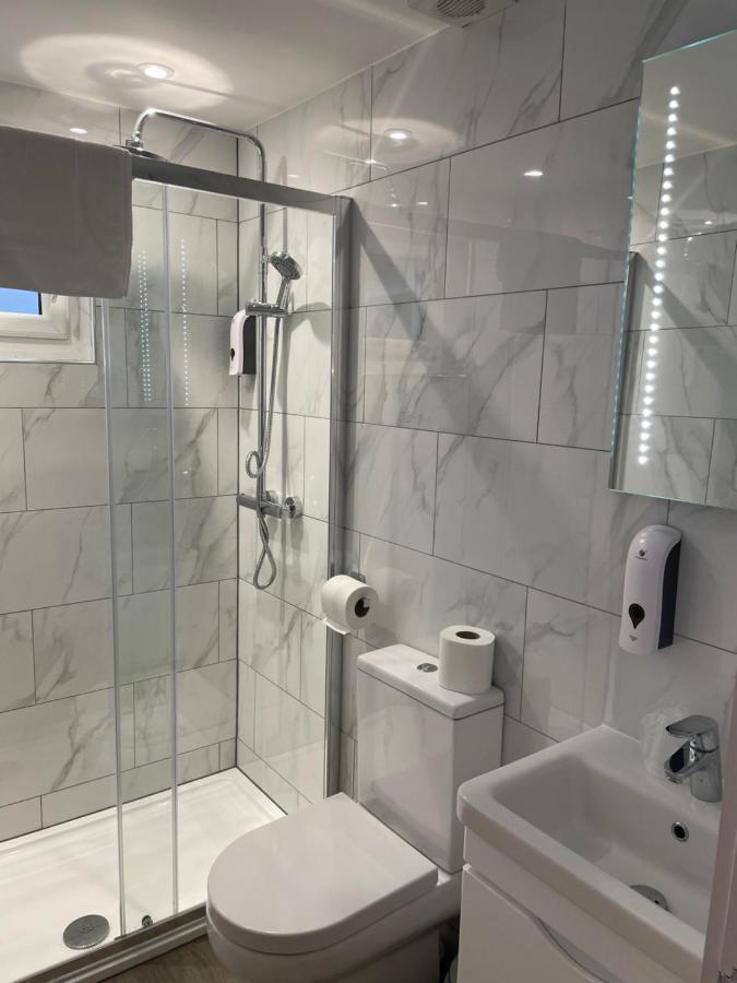 Holtwhites Hotel انفيلد المظهر الخارجي الصورة
