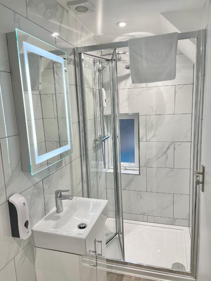 Holtwhites Hotel انفيلد المظهر الخارجي الصورة