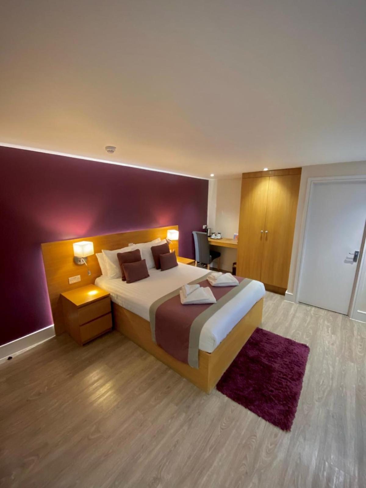 Holtwhites Hotel انفيلد المظهر الخارجي الصورة