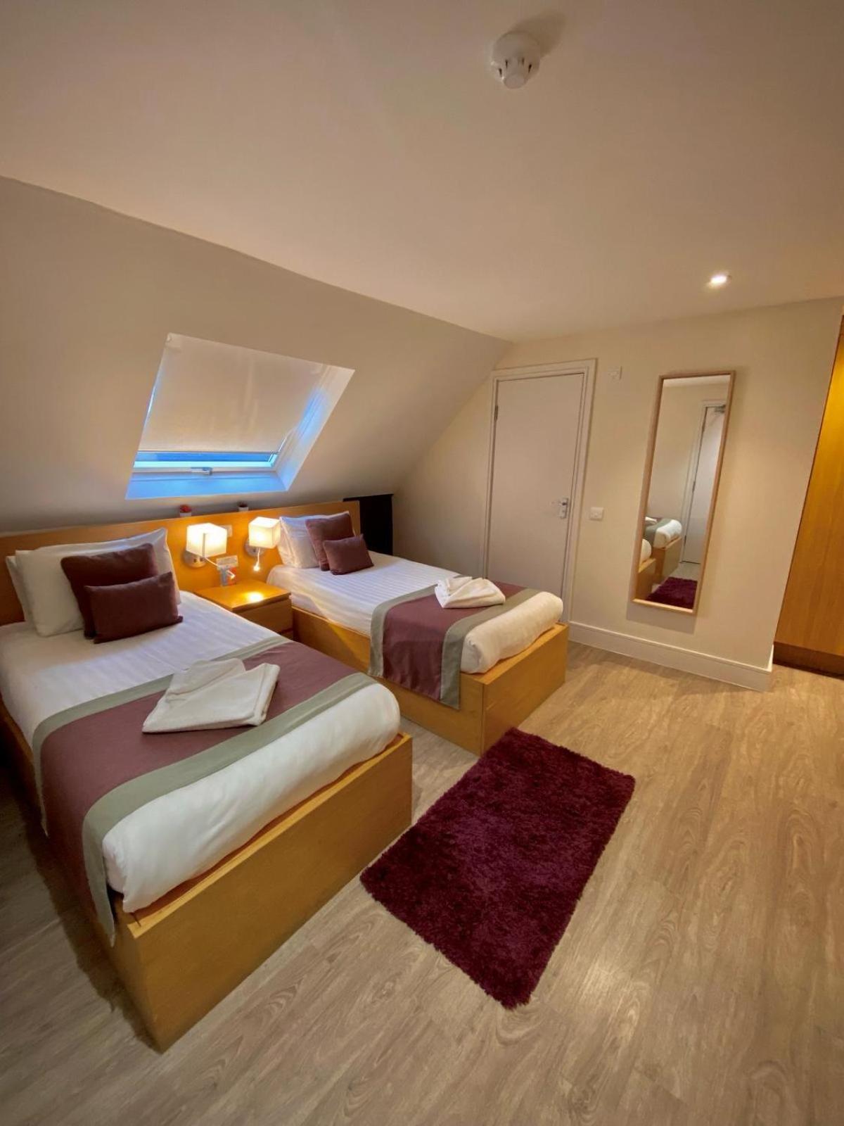 Holtwhites Hotel انفيلد المظهر الخارجي الصورة